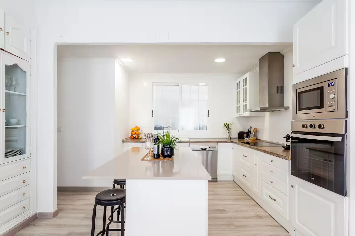 Spacious Valencia short-term rental flat
