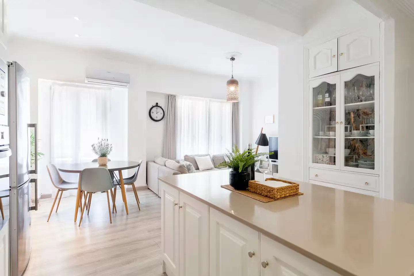 Spacious Ruzafa apartment for visitors