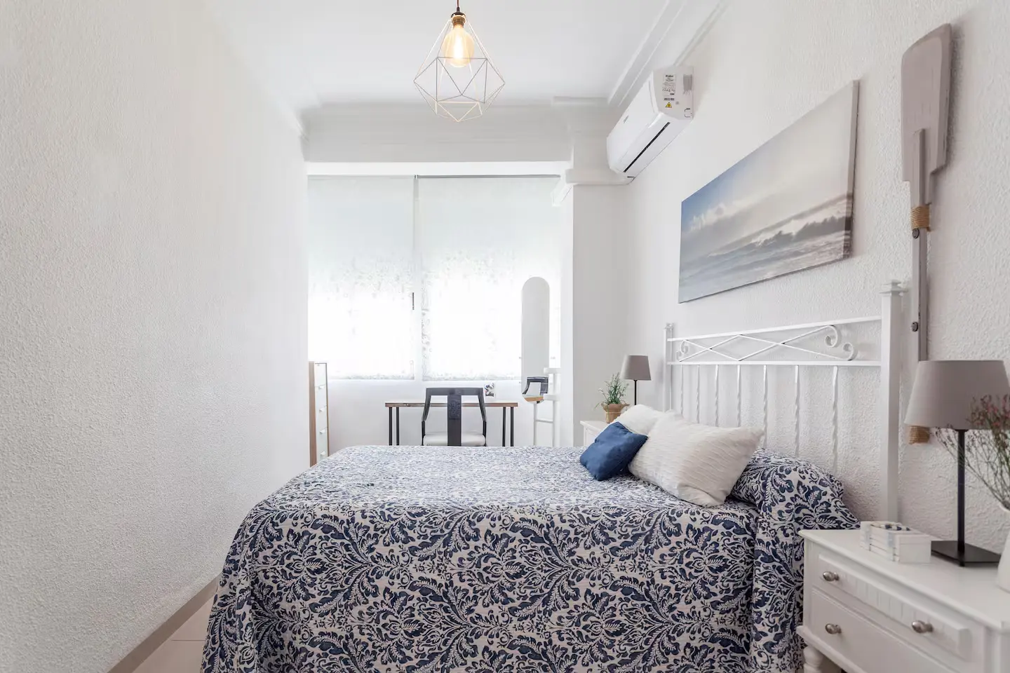 Bright Valencia flat near city center
